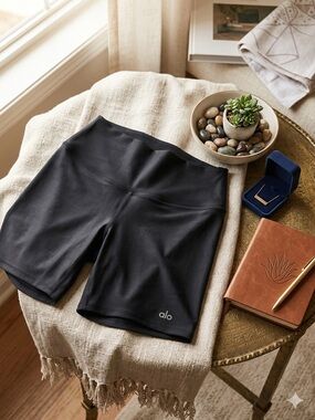 ALO Yoga Black High-Rise Bike Shorts with Subtle Logo